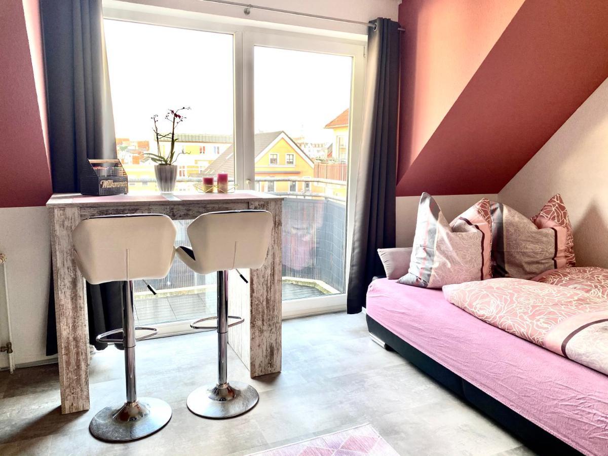 Cottbus-Apartments - Red Apartment I Privat I Wifi I Kueche I Balkon エクステリア 写真